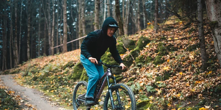 Právě to vás čeká v jednom z nejoblíbenějších bikeparků v Česku – Kopřivná v Malé Morávce.