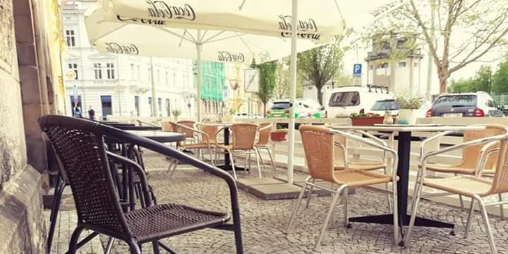 Káva nebo limonáda a sladké wafle podle výběru i s kopečkem zmrzliny