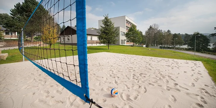 Letní dovolená v Železných horách: chatka, polopenze, bazén a wellness