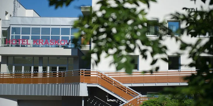 Letní dovolená v Železných horách: chatka, polopenze, bazén a wellness