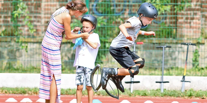 Zahopsejte si: klokaní boty nebo pogo skákací tyč na 30, 60 nebo 90 min.