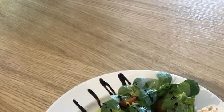 Ledová káva i domácí sendvič dle výběru: kuřecí, vegetariánský i club