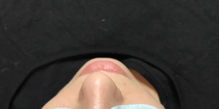 Dokonalé řasy: Prodlužování řas metodou řasa na řasu nebo volume lashes