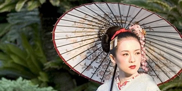 Luxusní úprava nehtů japonskou manikúrou P-shine  v centru Prahy