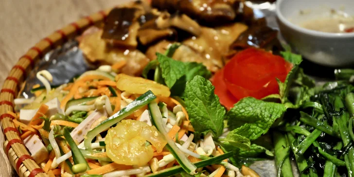 4chodové menu vietnamských specialit podle výběru pro 2 osoby