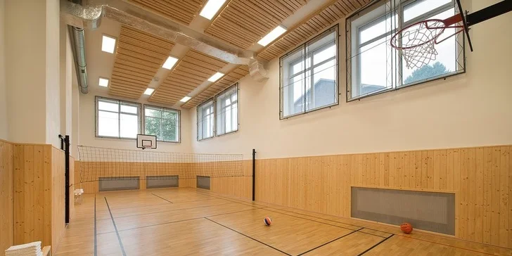 Letní dovolená v Železných horách: chatka, polopenze, bazén a wellness