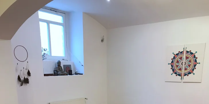 Léto s jógou: 1–5 lekcí jógy pro začátečníky i pokročilé v Eka Yoga Space