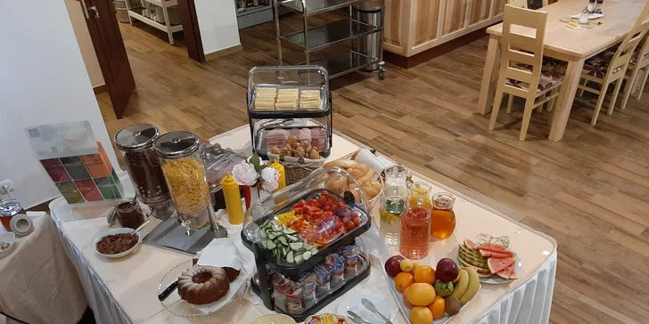 Moderní apartmány pár minut od Lipna: snídaně a skvělé zázemí v klidu lesa