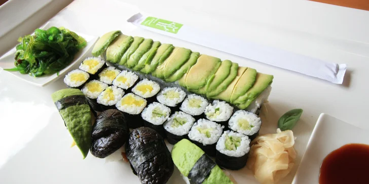 Milujeme sushi: veganský set i rolky se sépií či úhořem v restauraci Sushikko