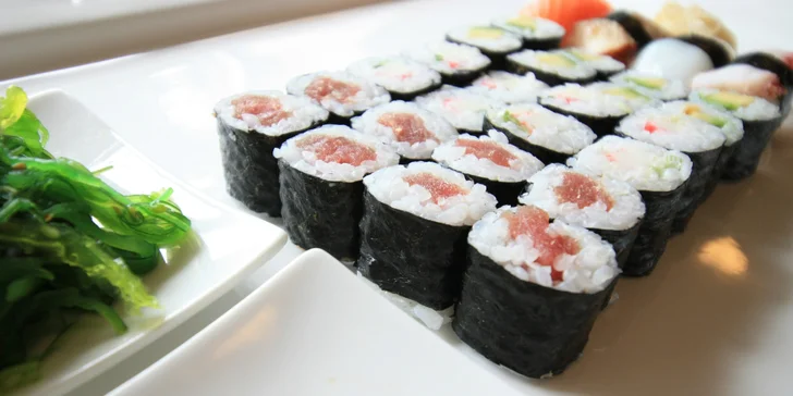 Milujeme sushi: veganský set i rolky se sépií či úhořem v restauraci Sushikko