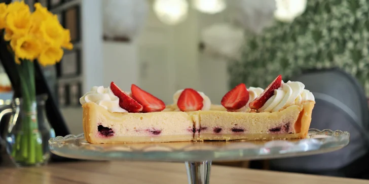 2 Steps 2 Heaven: dezert dle výběru s kávou nebo čajem pro 1 i 2 osoby