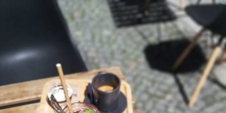 Letní osvěžení: káva podle výběru, domácí limonáda i horké maliny či pohár