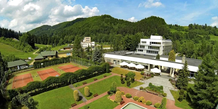 Pobyt v Sadeckých Beskydech: horský hotel s wellness, sportovišti a polopenzí