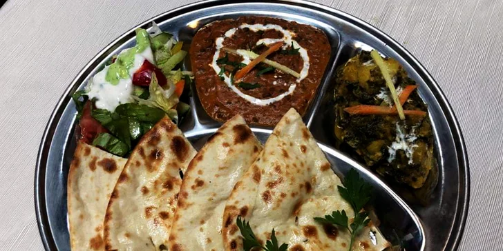 Polední menu v indické restauraci v Kolíně: vegetariánské i kuřecí