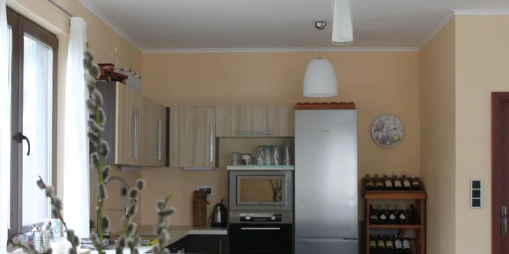 Pobyt na ranči ve stylu Provence: moderní apartmán s kuchyňkou a bazén