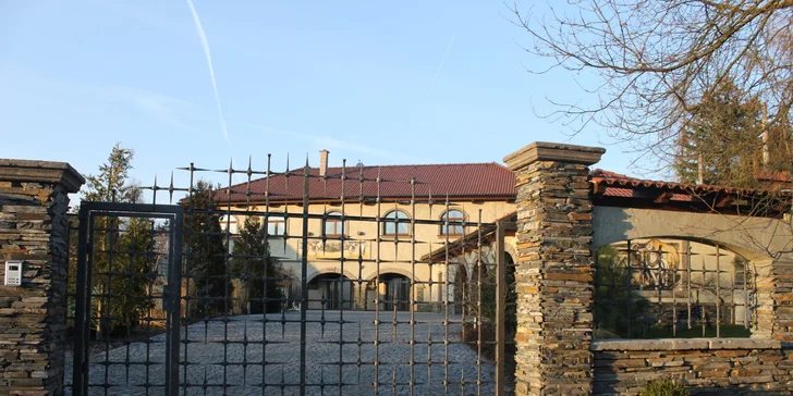 Pobyt na ranči ve stylu Provence: moderní apartmán s kuchyňkou a bazén