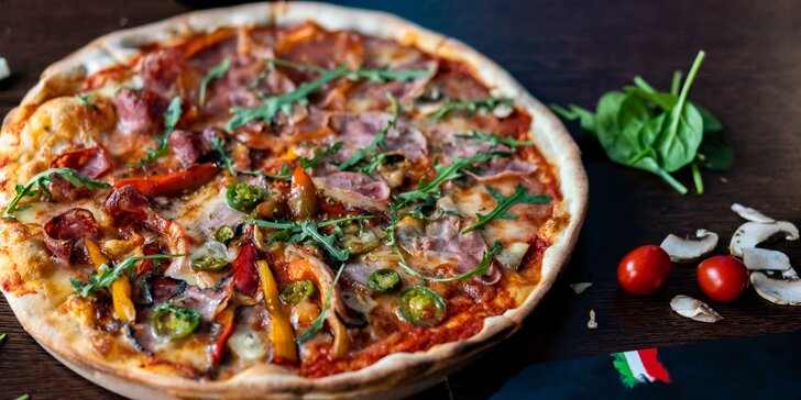 Pizza z pece: 1 nebo 2 kousky podle výběru v italské restauraci