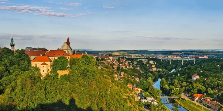 Pobyt se snídaní v moderním apartmánu a možnost jízdy v luxusním voze