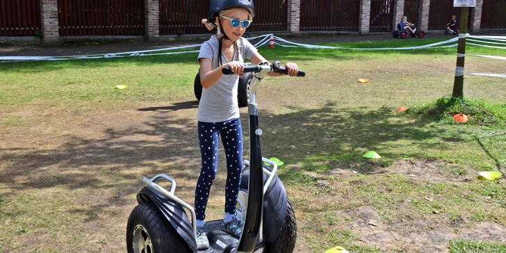 Vozítko Segway na 30, 60 či 90 minut: jízda po vyznačené dráze s dozorem