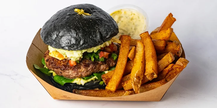 Burgerové menu s hranolky a domácí limonáda u Synkáče