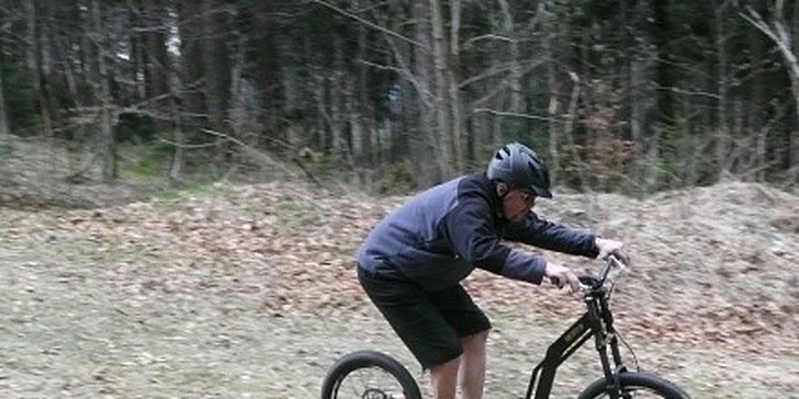 6x adrenalinový sjezd po sjezdovce na výborné terénní koloběžce
