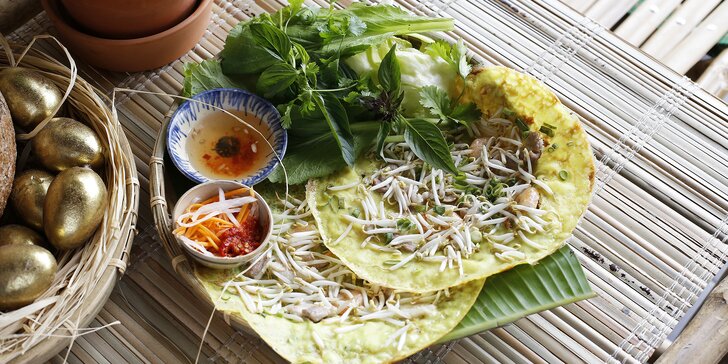 Asijské speciality v Sapě: bageta bánh mì, syčící placka i rýže s kuřetem