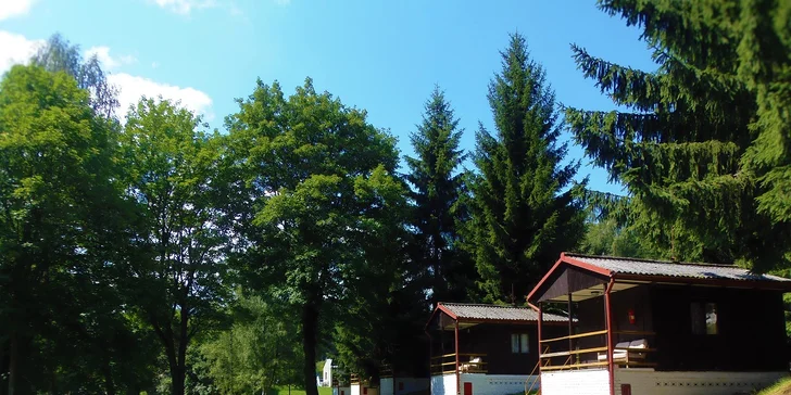 Pobyt v kempu u Lipna pro dva: polopenze, koupání a výlety