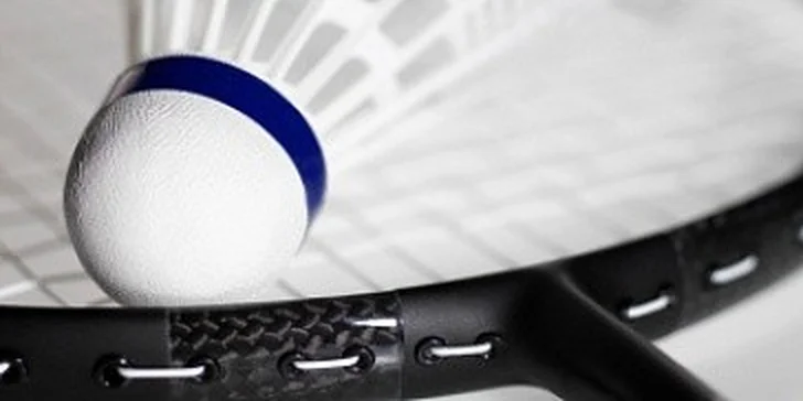Tři hodiny pronájmu badmintonu za cenu dvou