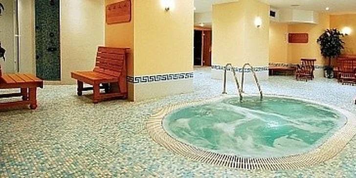 Dvě půlhodinové masáže a hodinový vstup do společné sauny