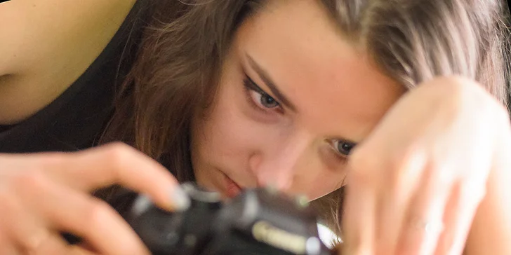 Tvořte dokonalé fotky: skupinový či individuální fotokurz ovládání zrcadlovky