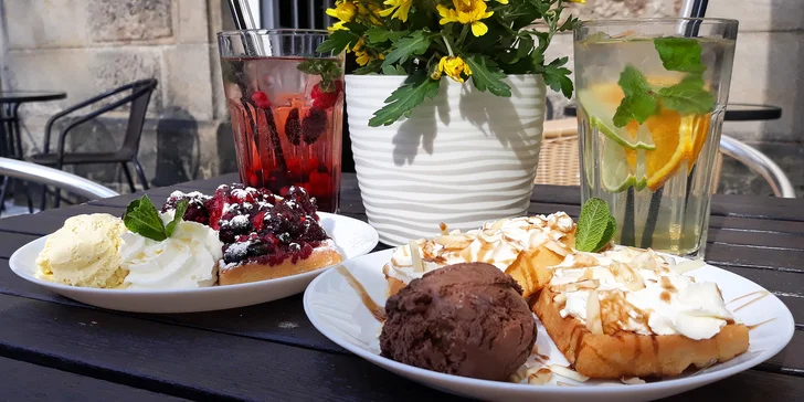 Káva nebo limonáda a sladké wafle podle výběru i s kopečkem zmrzliny