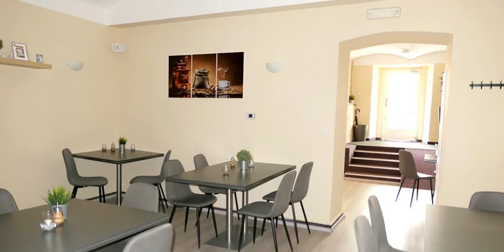 Káva nebo limonáda a sladké wafle podle výběru i s kopečkem zmrzliny