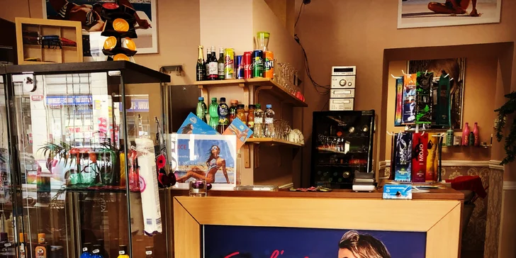 Perfektní střih, barva nebo melír s regeneračním zábalem