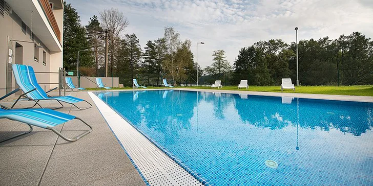 Letní dovolená v Železných horách: chatka, polopenze, bazén a wellness