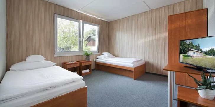 Letní dovolená v Železných horách: chatka, polopenze, bazén a wellness