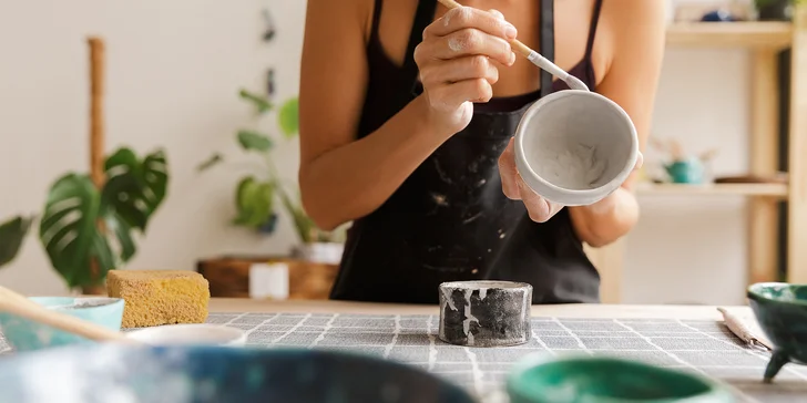 Workshop keramiky v Café Chloé: hrnky, šálky, podšálky, talířky i šperkovnice