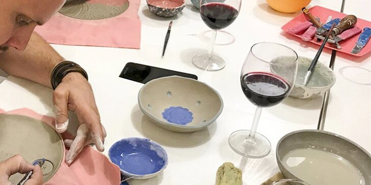 Workshop keramiky v Café Chloé: hrnky, šálky, podšálky, talířky i šperkovnice