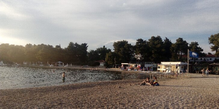 Jednodenní koupačka na krásných plážích chorvatského Pirovacu