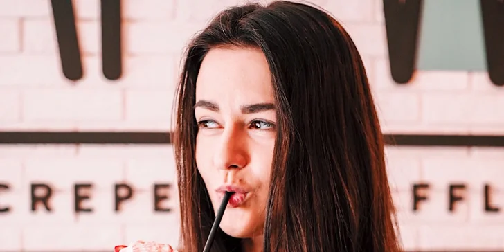 Milkshake a vafle s nutelou a banánem pro 1 nebo 2 osoby