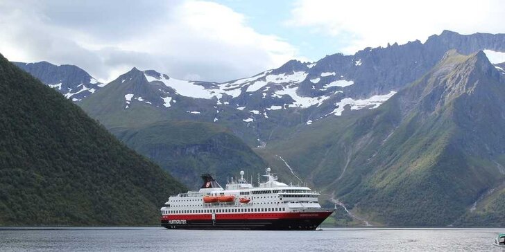 7denní plavba norskými fjordy za polární září: plná penze a služby průvodce