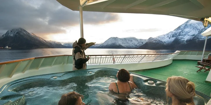 7denní plavba norskými fjordy za polární září: plná penze a služby průvodce