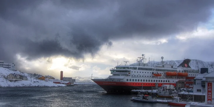 7denní plavba norskými fjordy za polární září: plná penze a služby průvodce