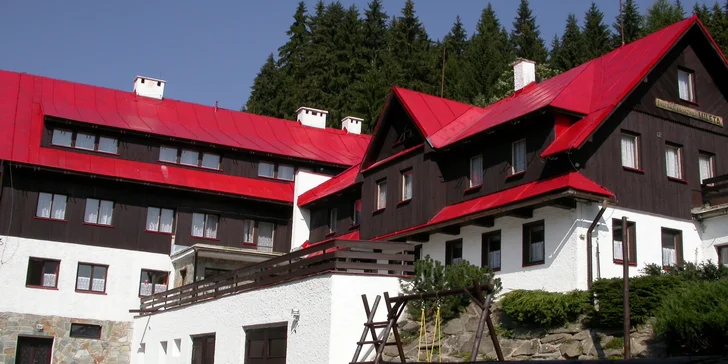 Letní pobyt v Krkonoších: turistika, výlety a ubytování s polopenzí