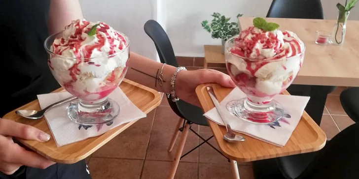 Letní osvěžení: káva podle výběru, domácí limonáda i horké maliny či pohár