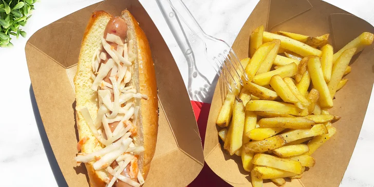 Dva hot dogy ze 3 variant: párek s 98% obsahem masa a hranolky z grilu