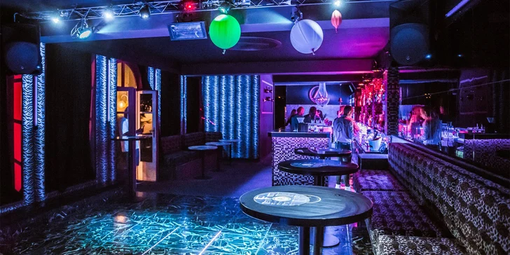 Dva letní koktejly nebo XXL kýbl plný oblíbených drinků