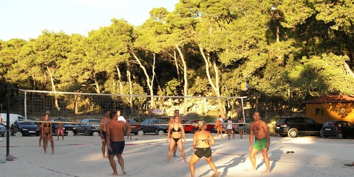 Kemp v Chorvatsku 400 m od pláže: vybavený mobilhome pro 4 osoby