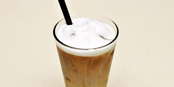 Ledová káva, která vás nakopne: cold brew a donut podle výběru v Dlouhé