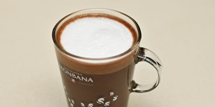 Horký nápoj podle výběru: kořeněný chai latte, čokoláda, kašmírský čaj, svařák i espresso