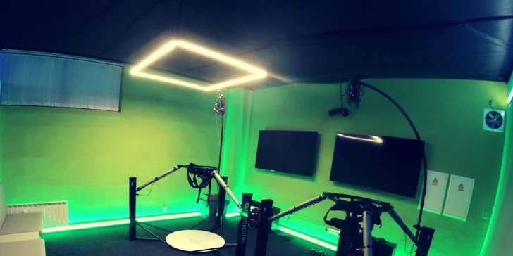 30 min. virtuální reality pro 1 nebo 2 osoby: závodní či pohybové hry
